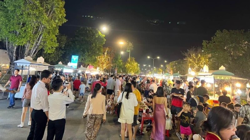 chợ đêm vinhomes grand park